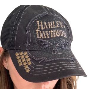 Harley-Davidson cap.